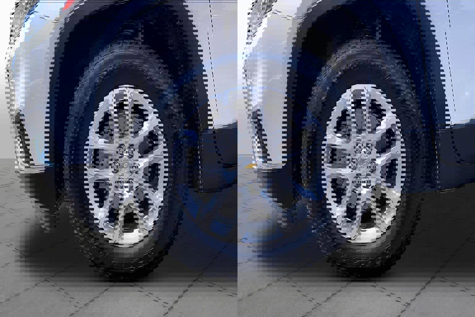 Used 2020 Chevrolet Traverse LT FWD image 10