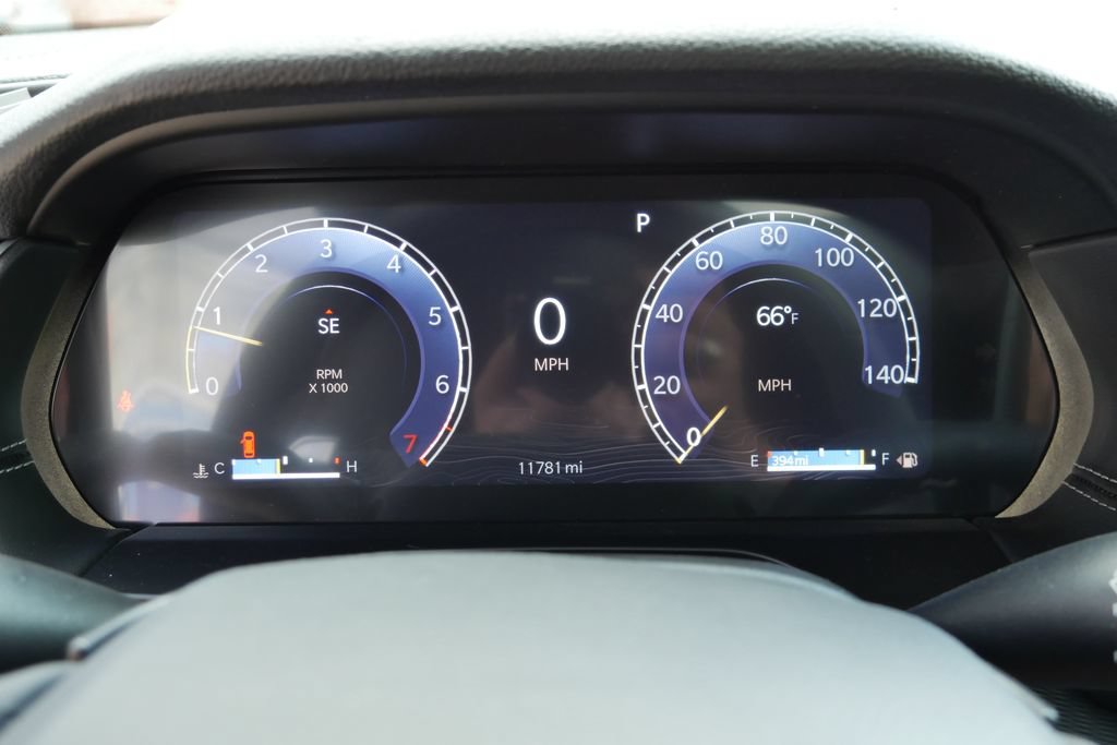 Used 2025 Jeep Grand Cherokee Laredo X w/ Luxury Tech Group I AWD/4WD image 14