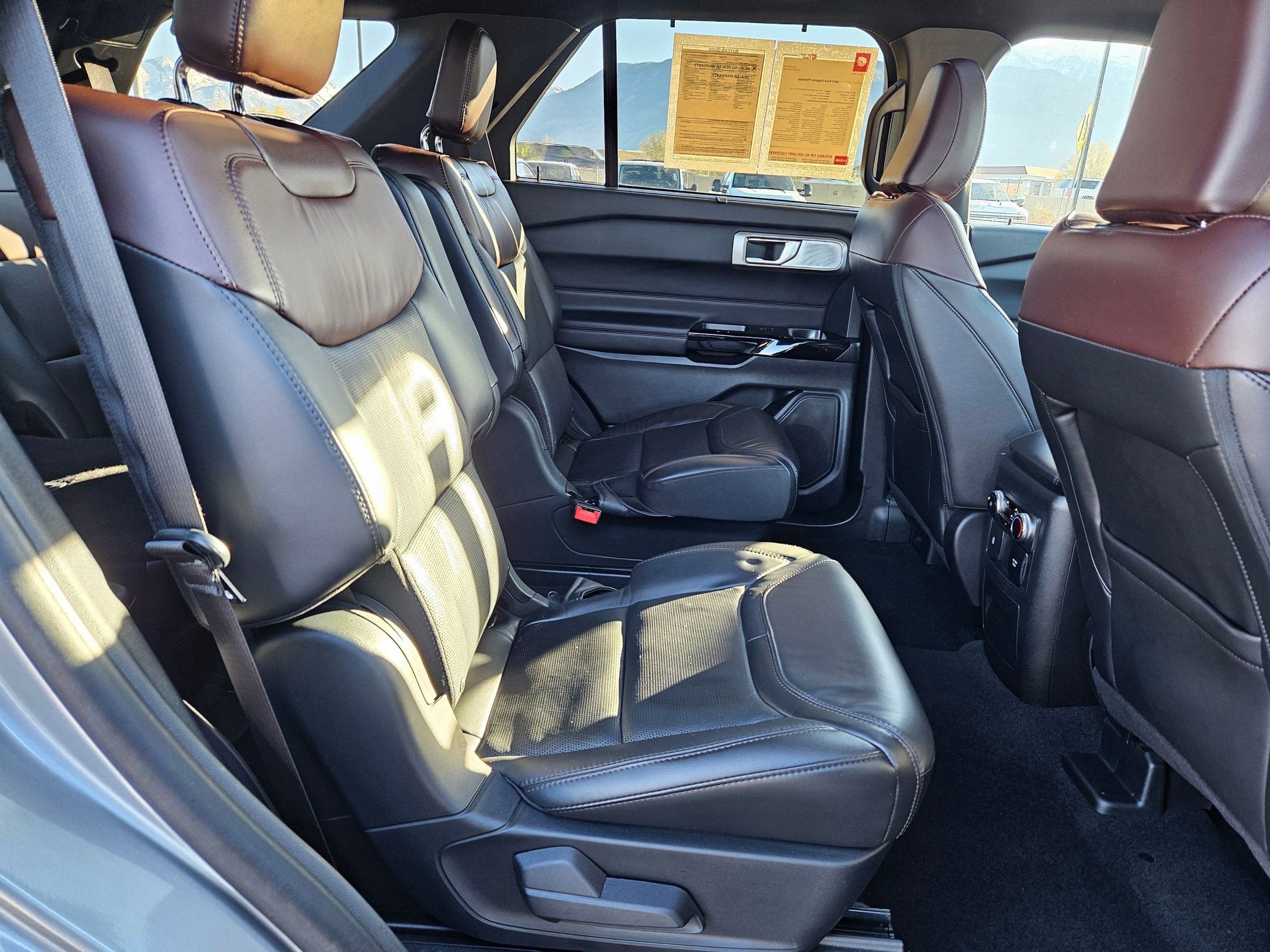 Used 2023 Ford Explorer Platinum w/ Technology Package image 34