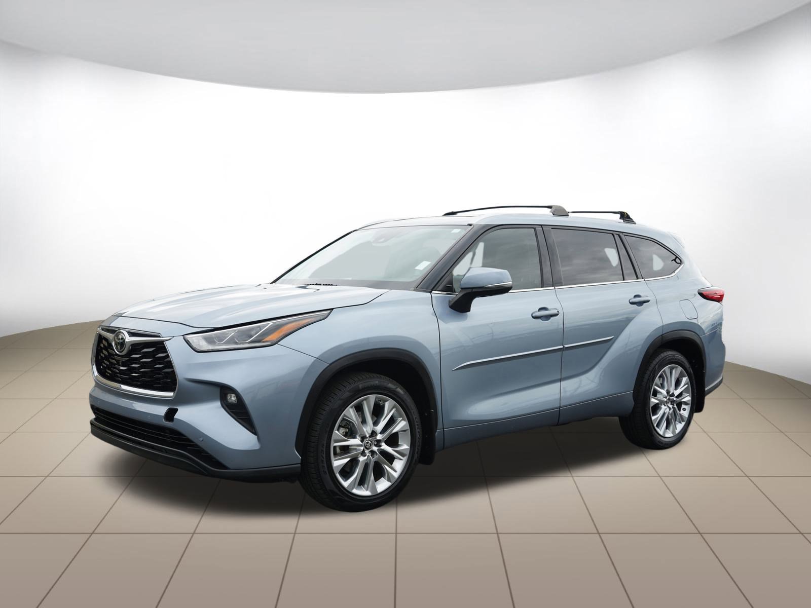 Used 2022 Toyota Highlander Limited image 3