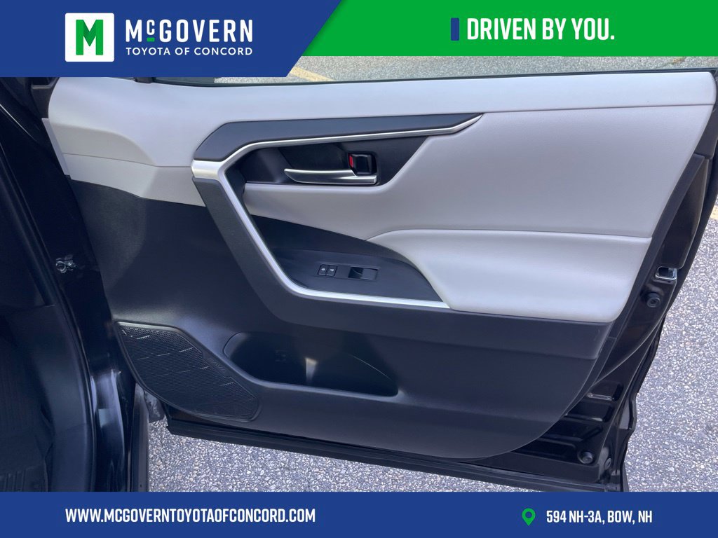 Used 2021 Toyota RAV4 XLE w/ Convenience Package AWD/4WD image 27