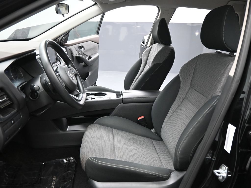 Used 2021 Nissan Rogue SV image 10