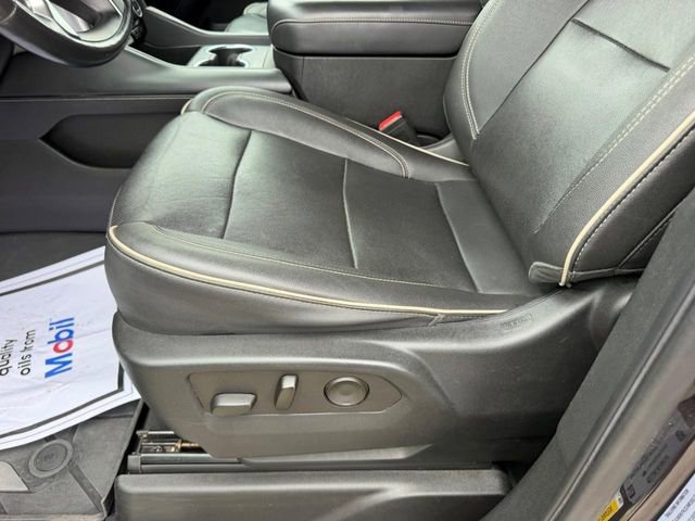 Used 2022 Chevrolet Suburban Premier AWD/4WD image 20