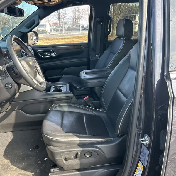 Used 2024 Chevrolet Tahoe Premier image 3