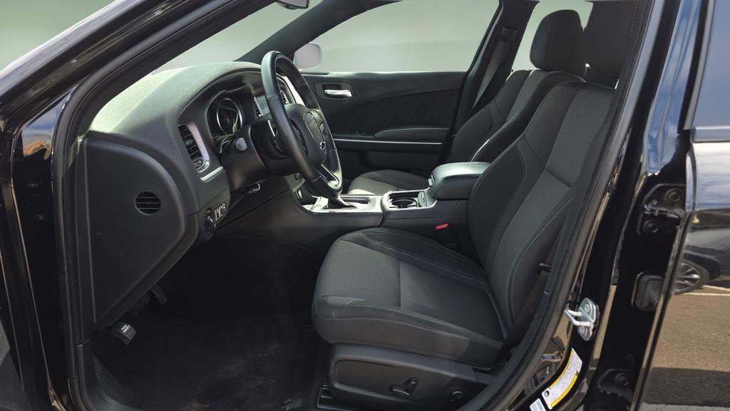 Used 2019 Dodge Charger SXT w/ Cold Weather Package AWD/4WD image 10