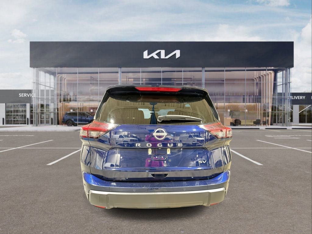 Used 2024 Nissan Rogue SV image 7