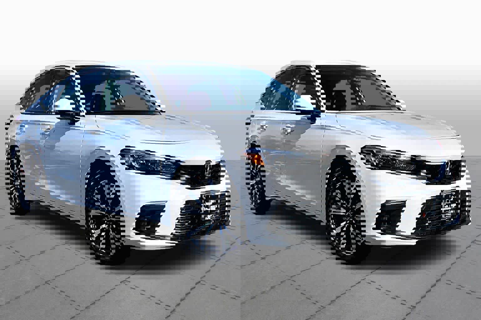 Used 2022 Honda Civic EX-L image 2