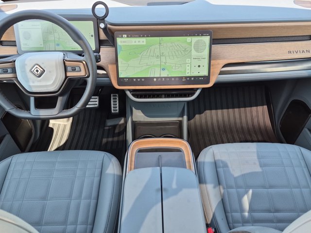 Used 2026 Rivian R1T Premium AWD/4WD image 18