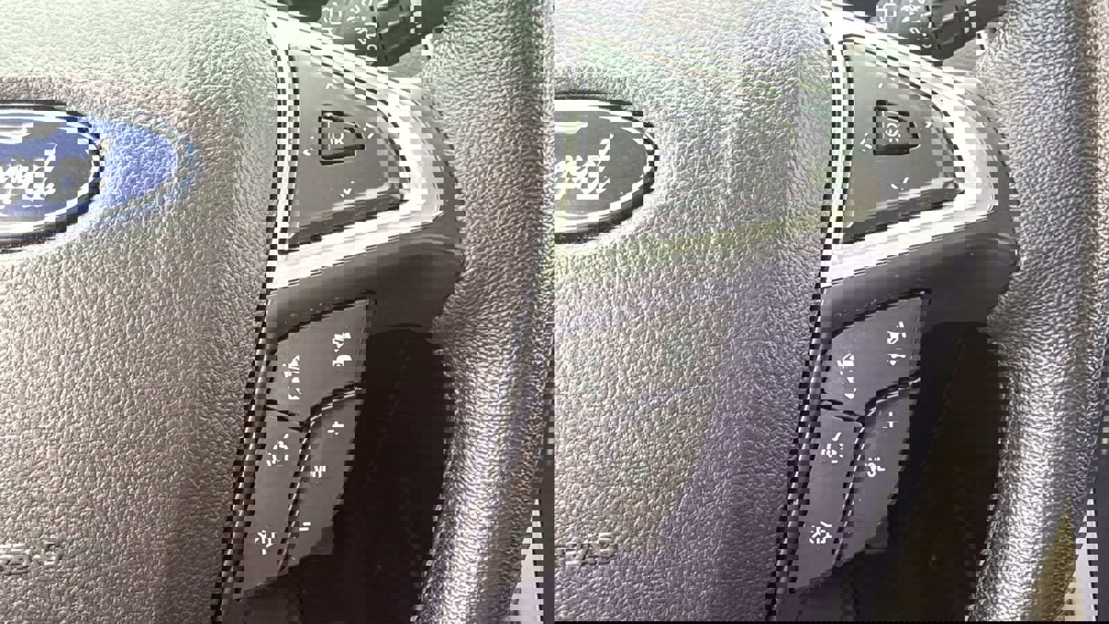 Used 2023 Ford Edge SEL w/ Convenience Package image 17