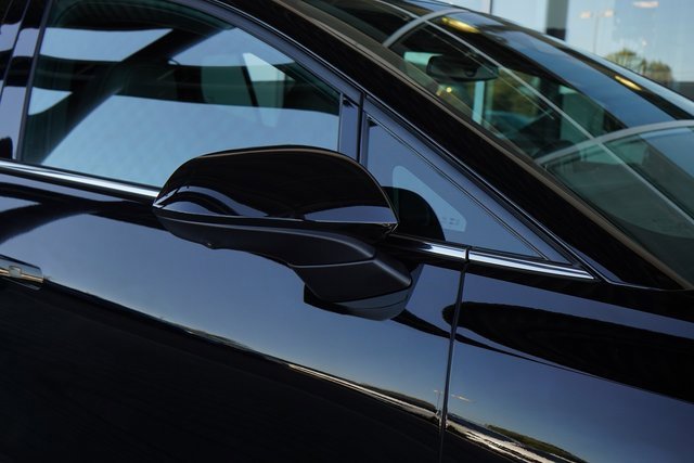 New 2025 Chevrolet Equinox EV LT image 11