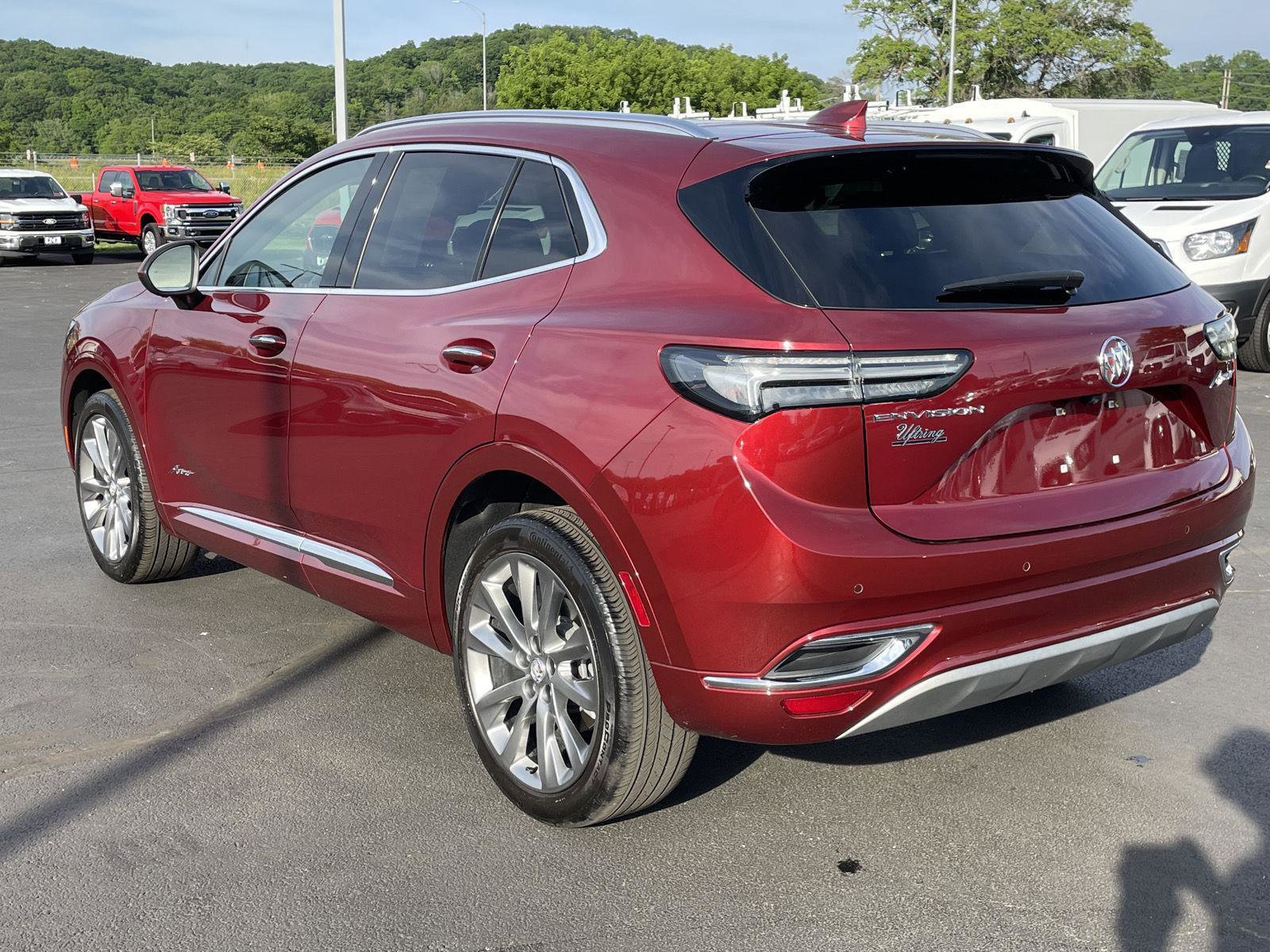 Used 2022 Buick Envision Avenir w/ Safety Package FWD image 3