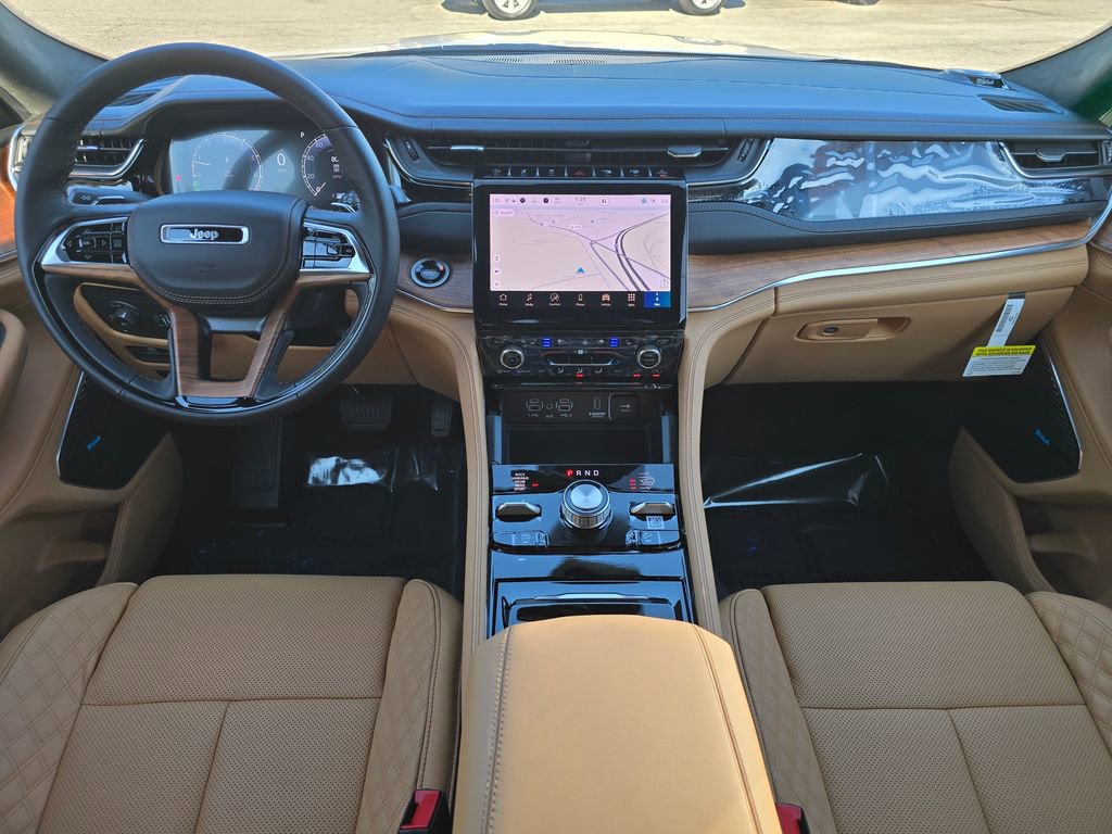 New 2025 Jeep Grand Cherokee Summit image 5