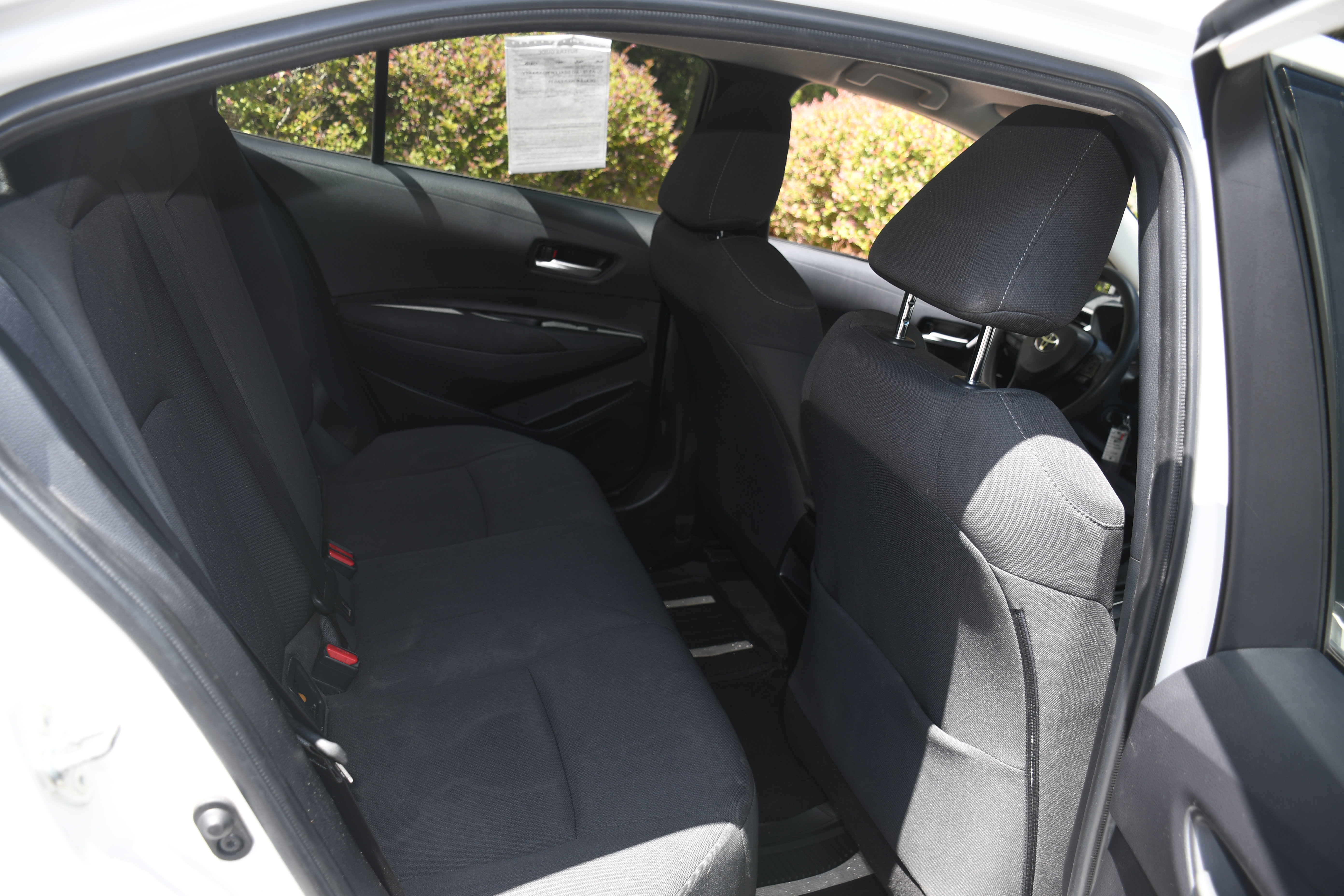 Used 2020 Toyota Corolla LE FWD image 17