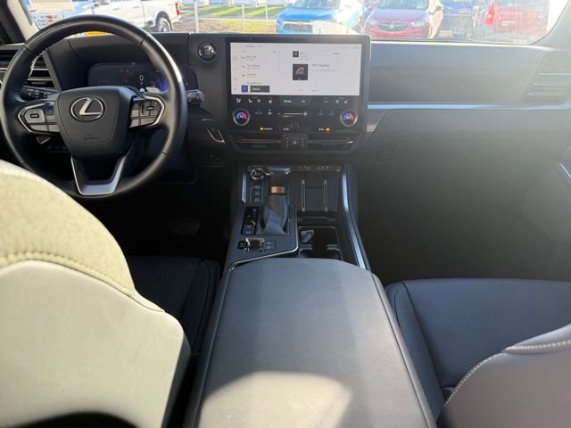 Used 2024 Lexus GX 550 image 7