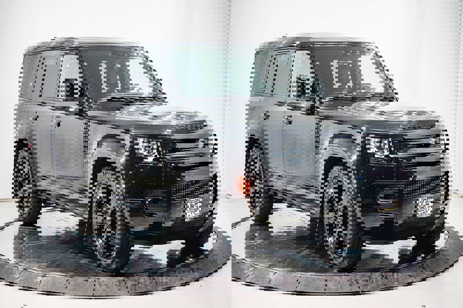 Used 2023 Land Rover Defender 110 V8 image 5