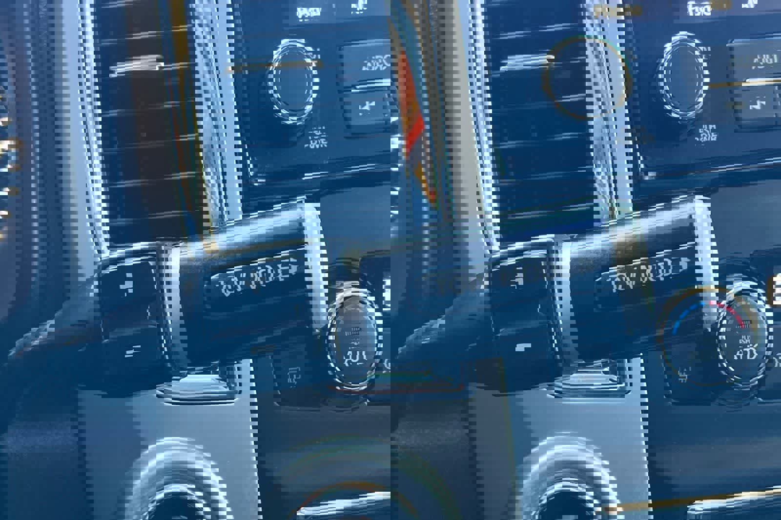 Certified 2021 Nissan Titan SV w/ SV Convenience Package image 26