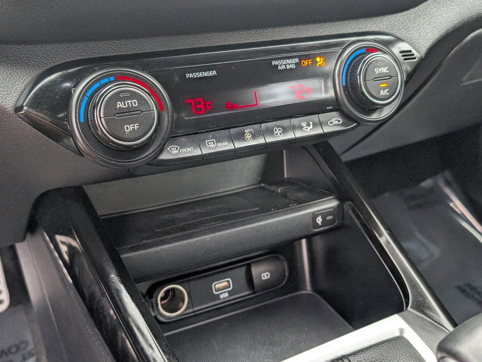 Used 2024 Kia Forte GT-Line w/ GT-Line Premium Package image 29