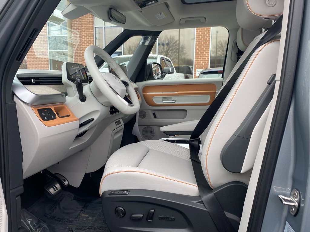 New 2025 Volkswagen ID. Buzz 1st Edition image 9