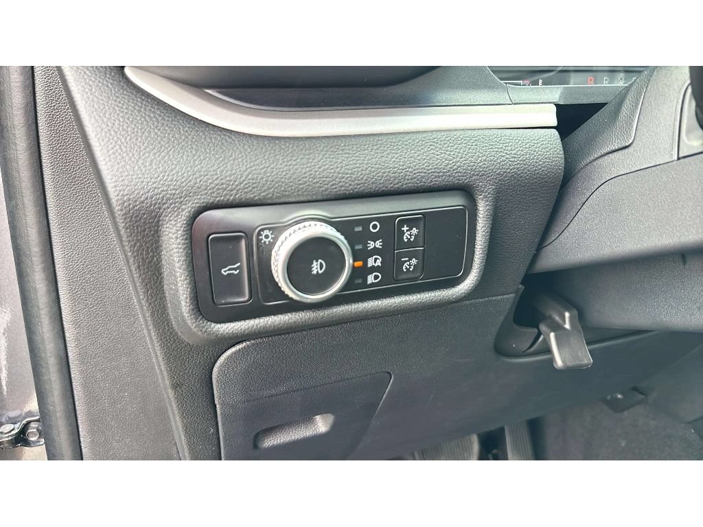 Used 2023 Ford Explorer XLT w/ Equipment Group 202A AWD/4WD image 22