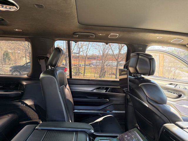 Used 2022 Jeep Grand Wagoneer Series II AWD/4WD image 37