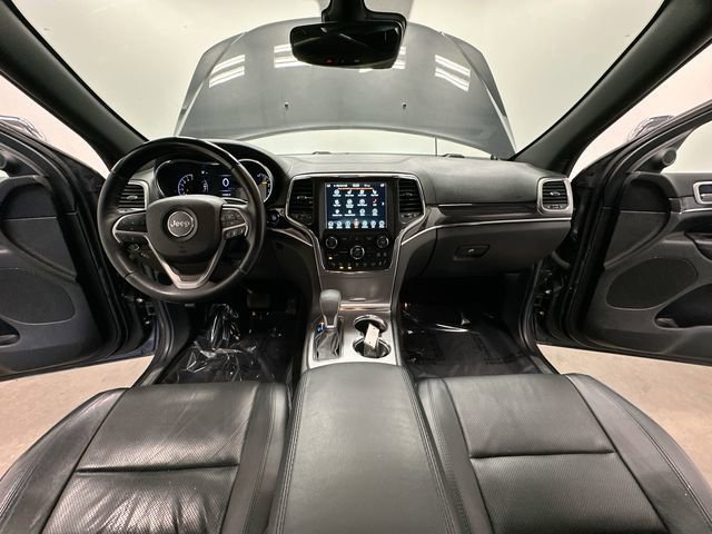 Used 2018 Jeep Grand Cherokee Overland AWD/4WD image 23