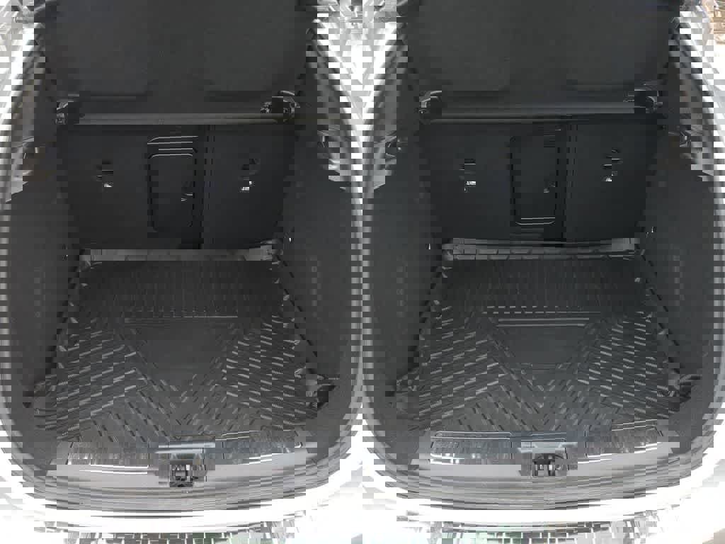 Used 2018 INFINITI QX30 ESSENTIAL image 31