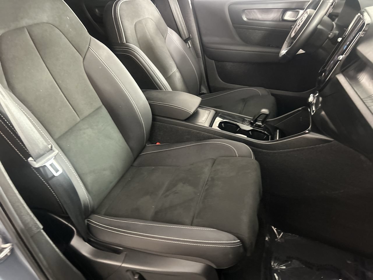 Used 2023 Volvo XC40 Recharge Plus AWD/4WD image 27