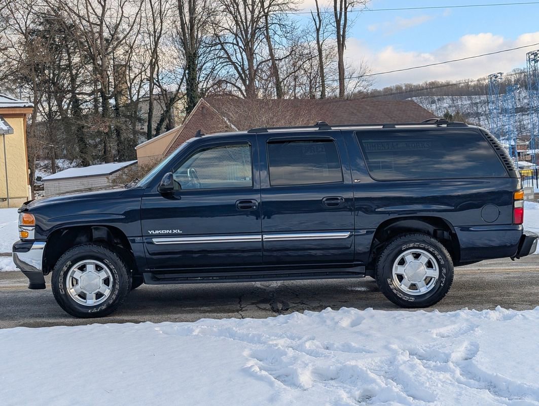 Used 2006 GMC Yukon XL SLT w/ SLT Preferred Equipment Group image 11