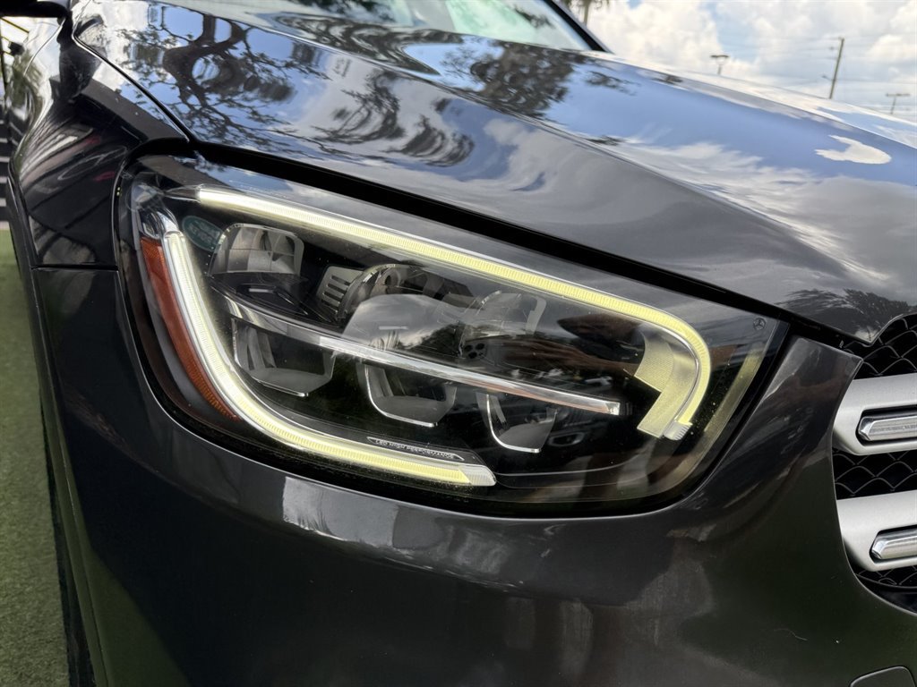 Used 2021 Mercedes-Benz GLC 300 image 9