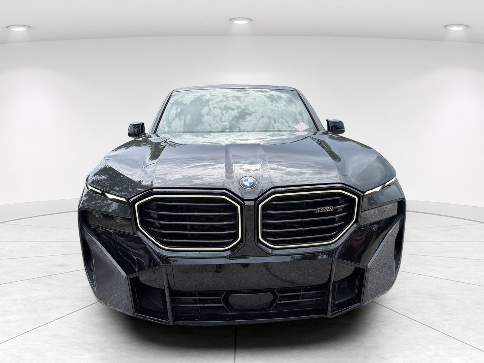 Used 2023 BMW XM AWD/4WD image 2