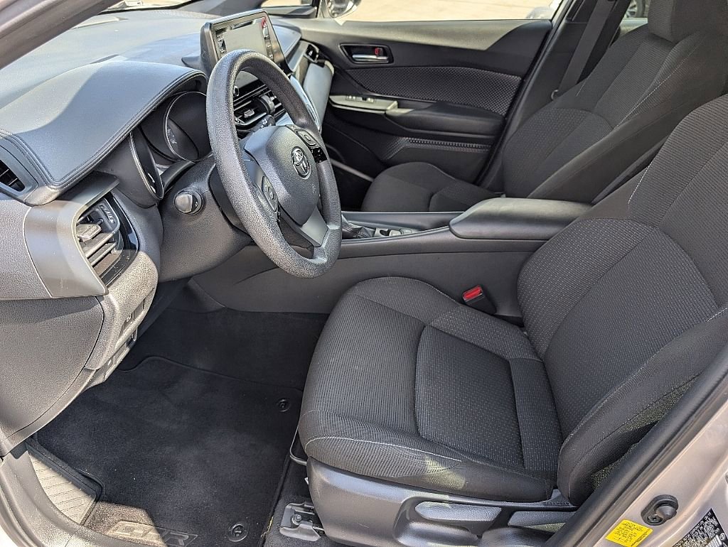 Used 2019 Toyota C-HR LE image 27