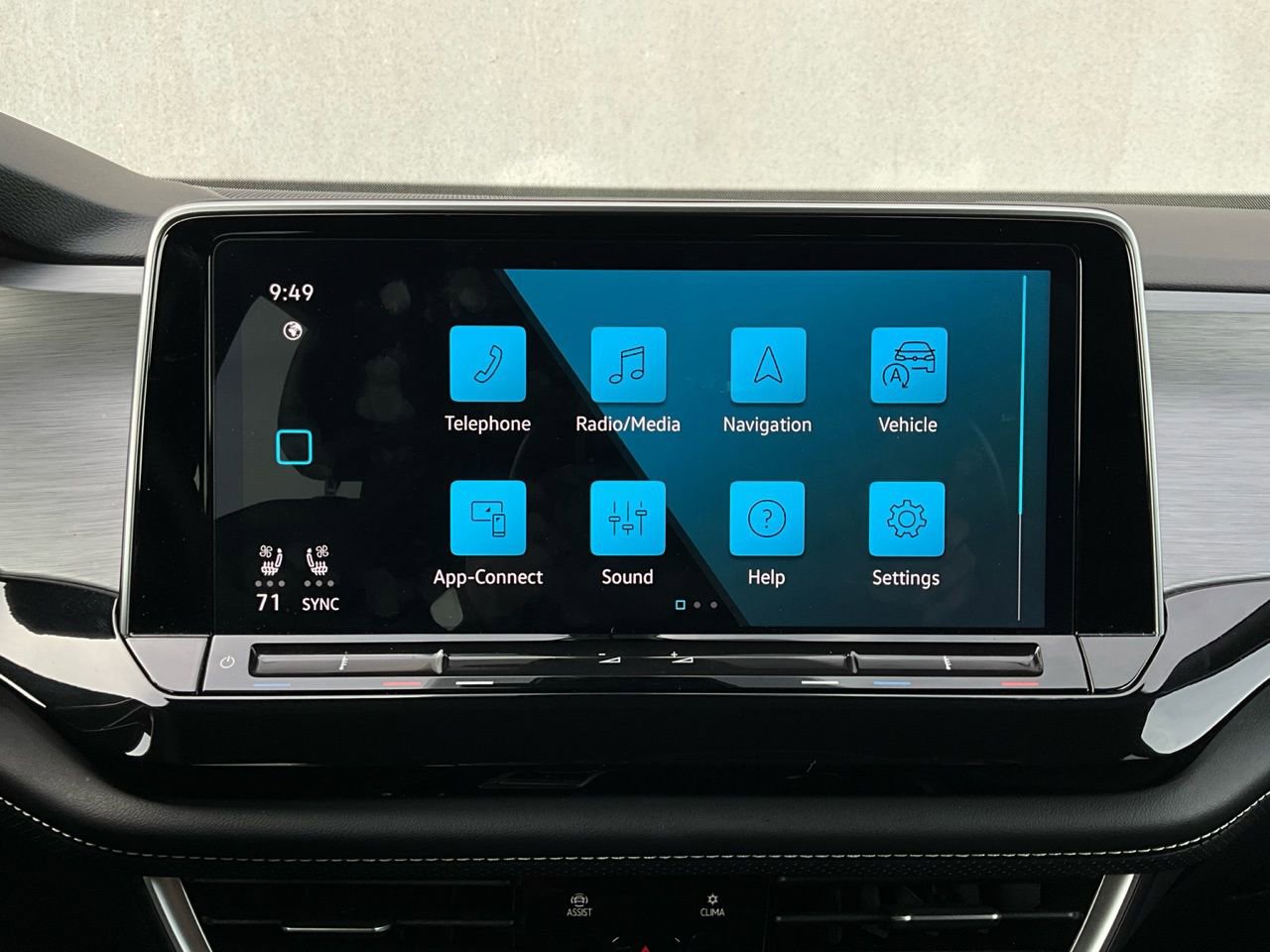 Used 2025 Volkswagen Atlas Cross Sport SE image 28