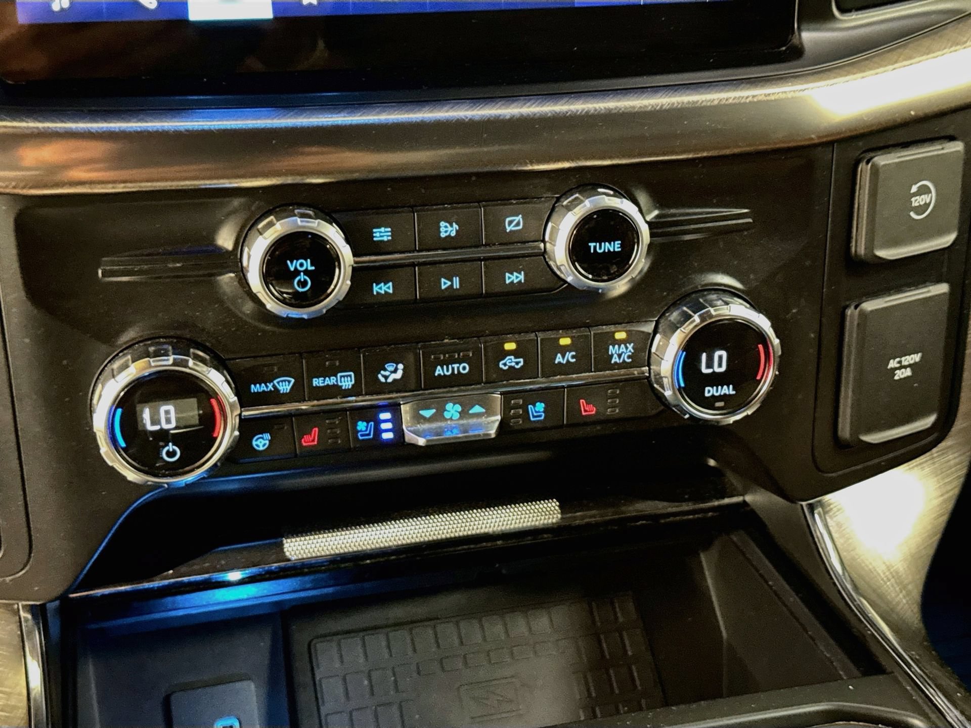 Used 2021 Ford F150 King Ranch w/ Equipment Group 601A High AWD/4WD image 16