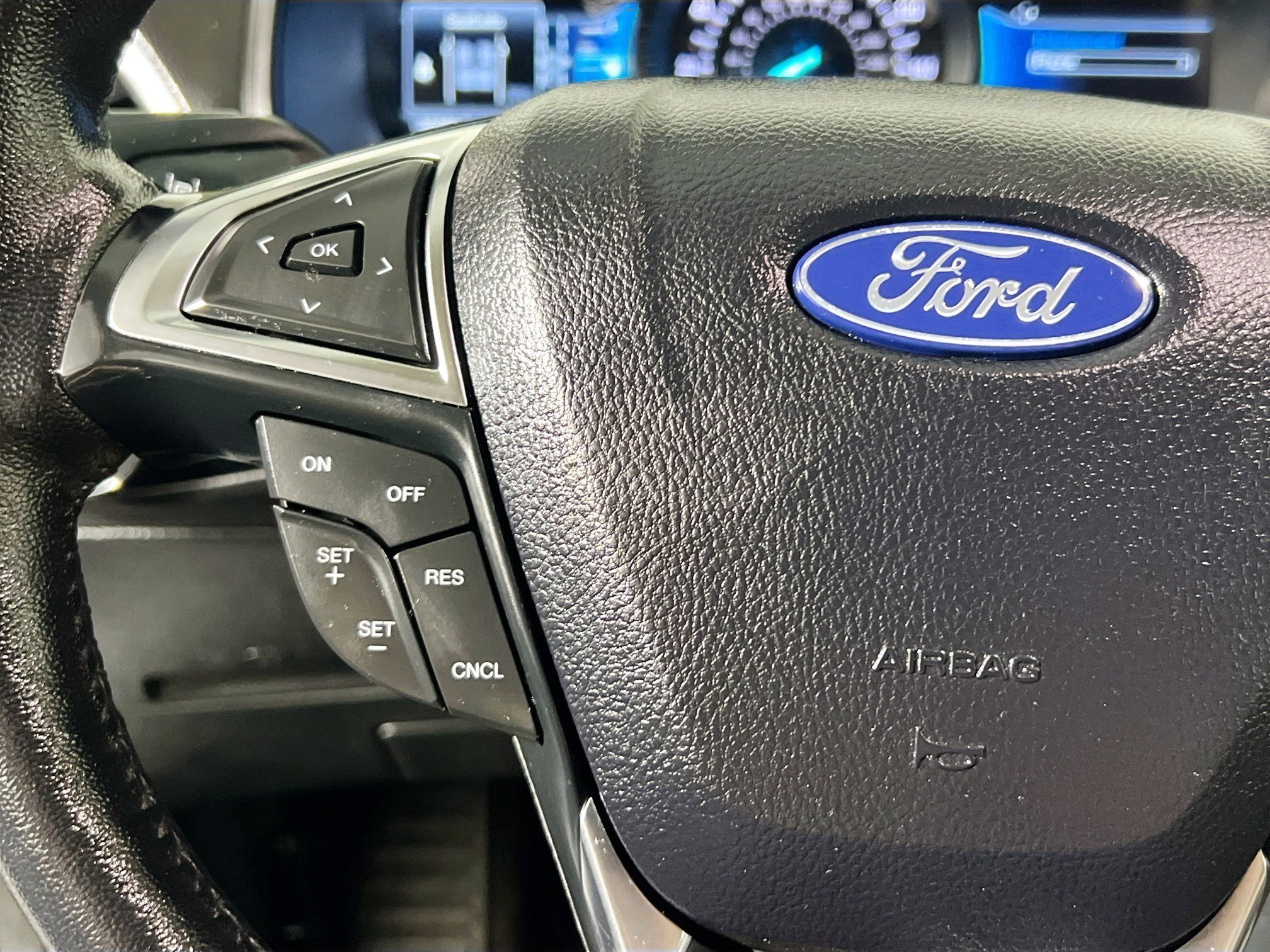 Used 2024 Ford Edge SEL image 18