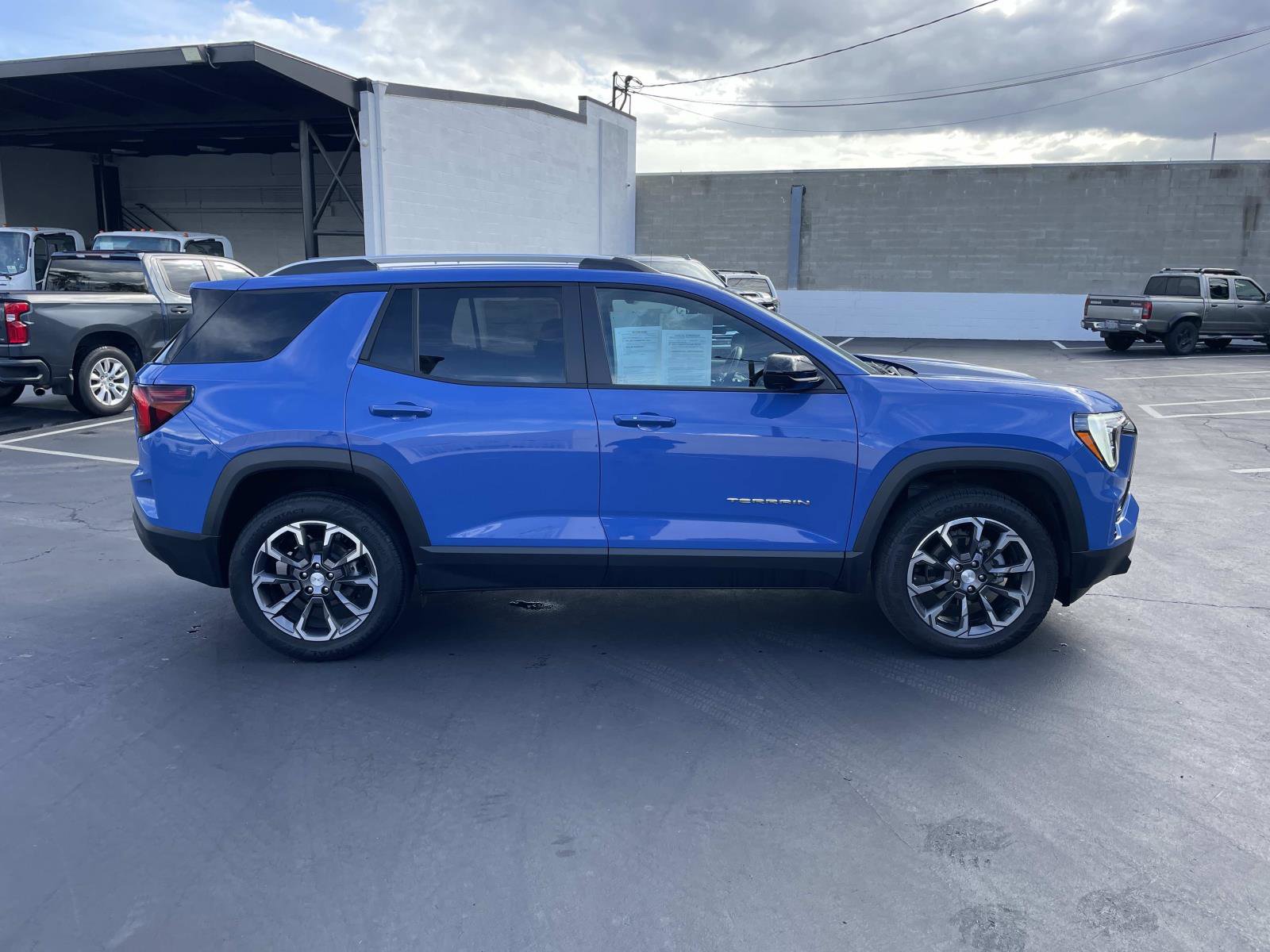 Used 2025 GMC Terrain Elevation w/ Elevation Premium Package image 4