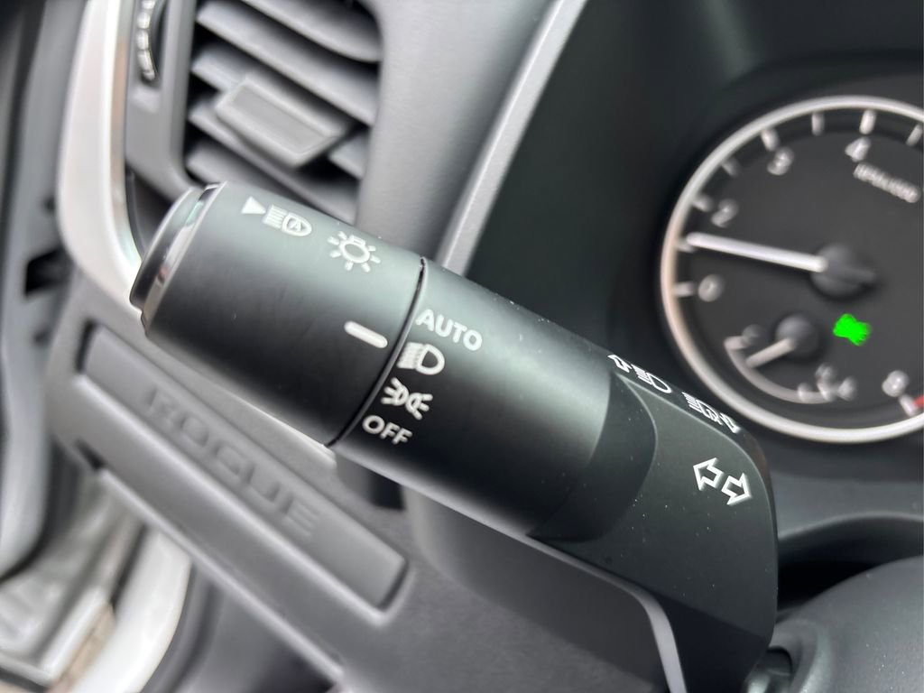 Certified 2025 Nissan Rogue S image 24