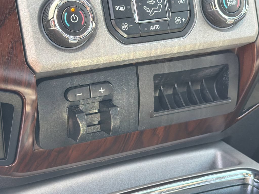 Used 2016 Ford F250 Lariat w/ Lariat Ultimate Package AWD/4WD image 28