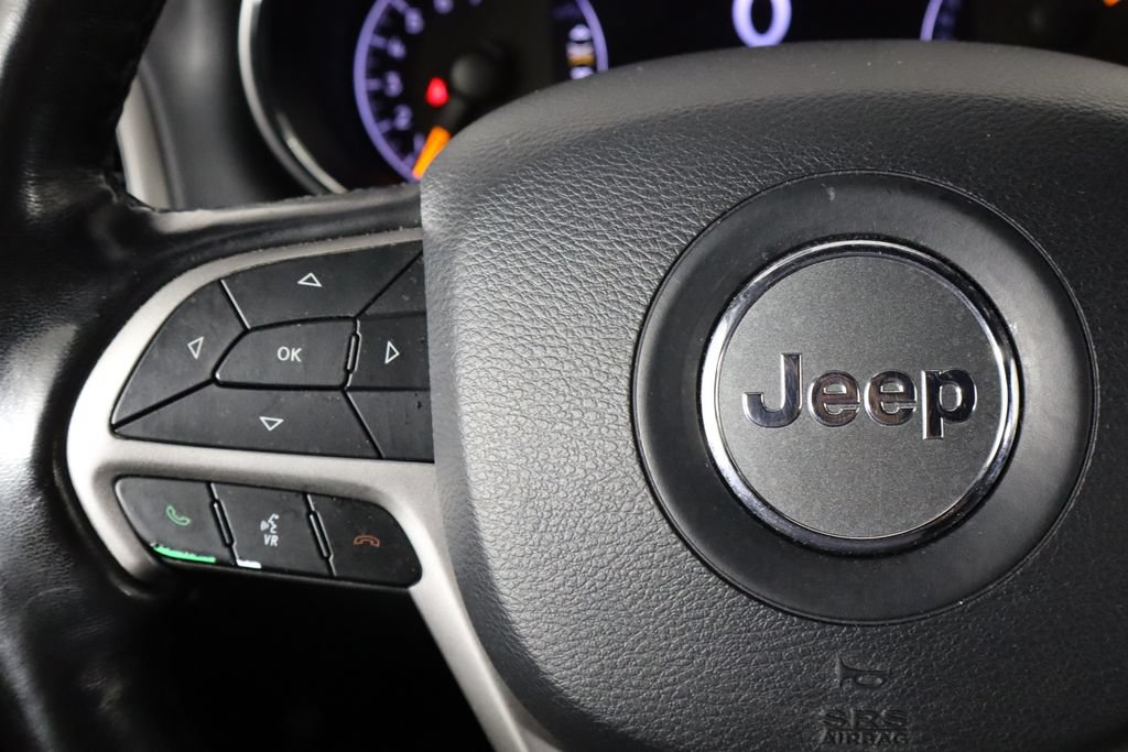 Used 2020 Jeep Grand Cherokee Laredo AWD/4WD image 8