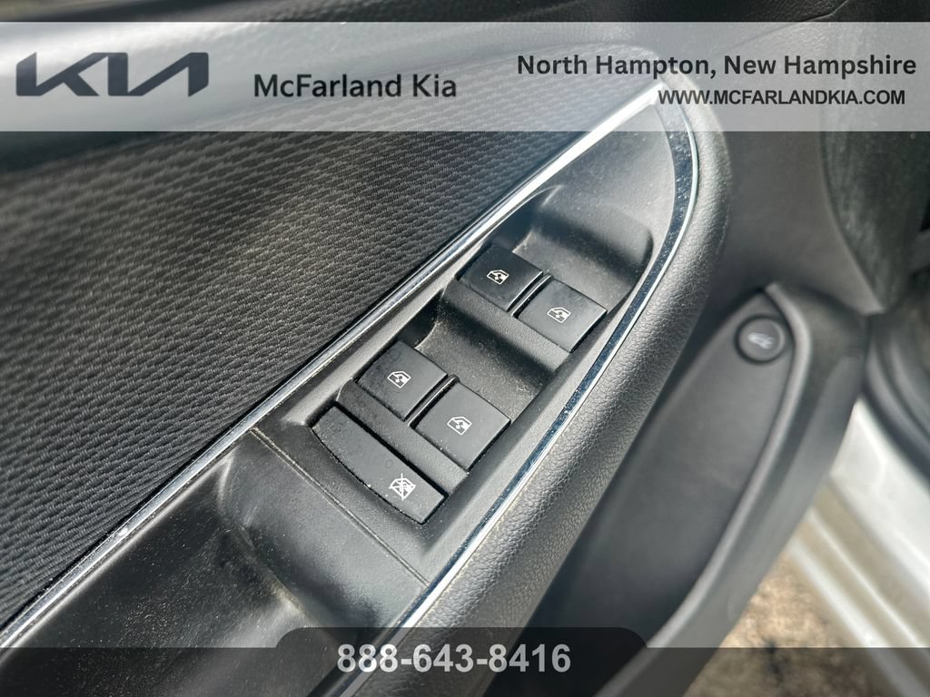 Used 2019 Chevrolet Cruze LT w/ Convenience Package FWD image 12