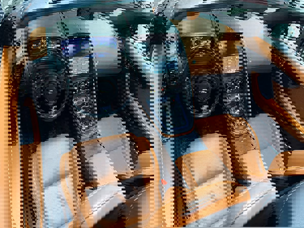 Used 2021 Jaguar F-TYPE R image 30