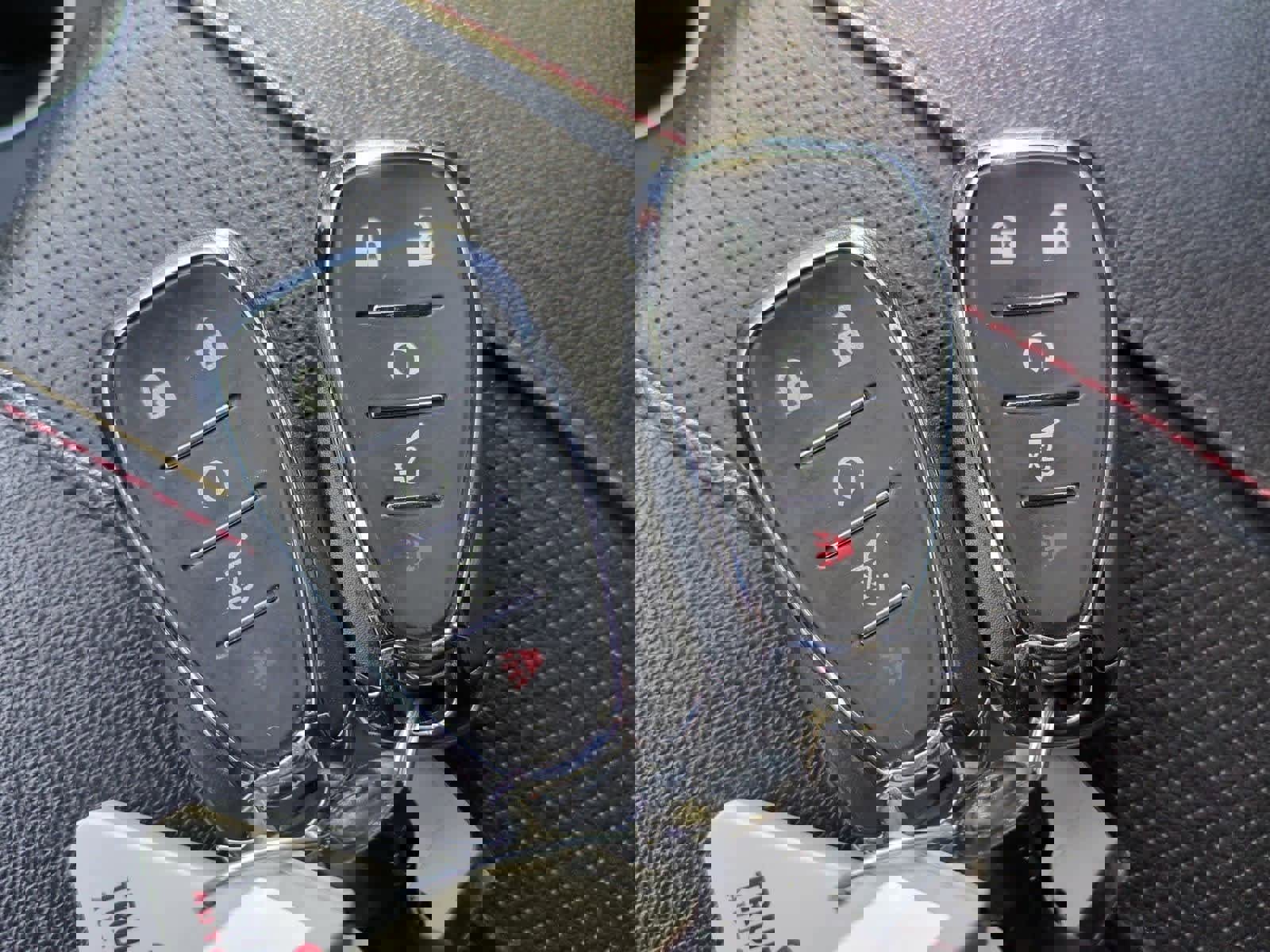 Used 2022 Chevrolet Traverse RS image 35