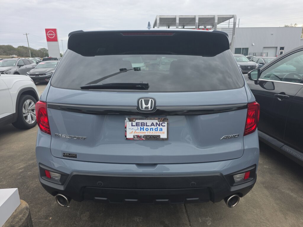 Used 2024 Honda Passport EX-L image 2