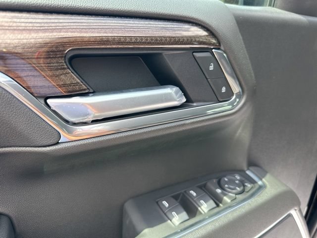 New 2026 Chevrolet Silverado 1500 LT Trail Boss w/ LPO, Dark Essentials Package AWD/4WD image 9