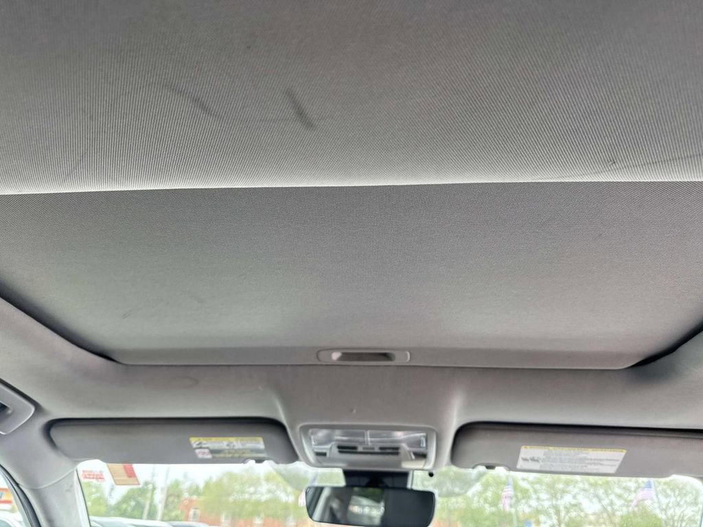 Used 2017 Toyota Highlander XLE image 12