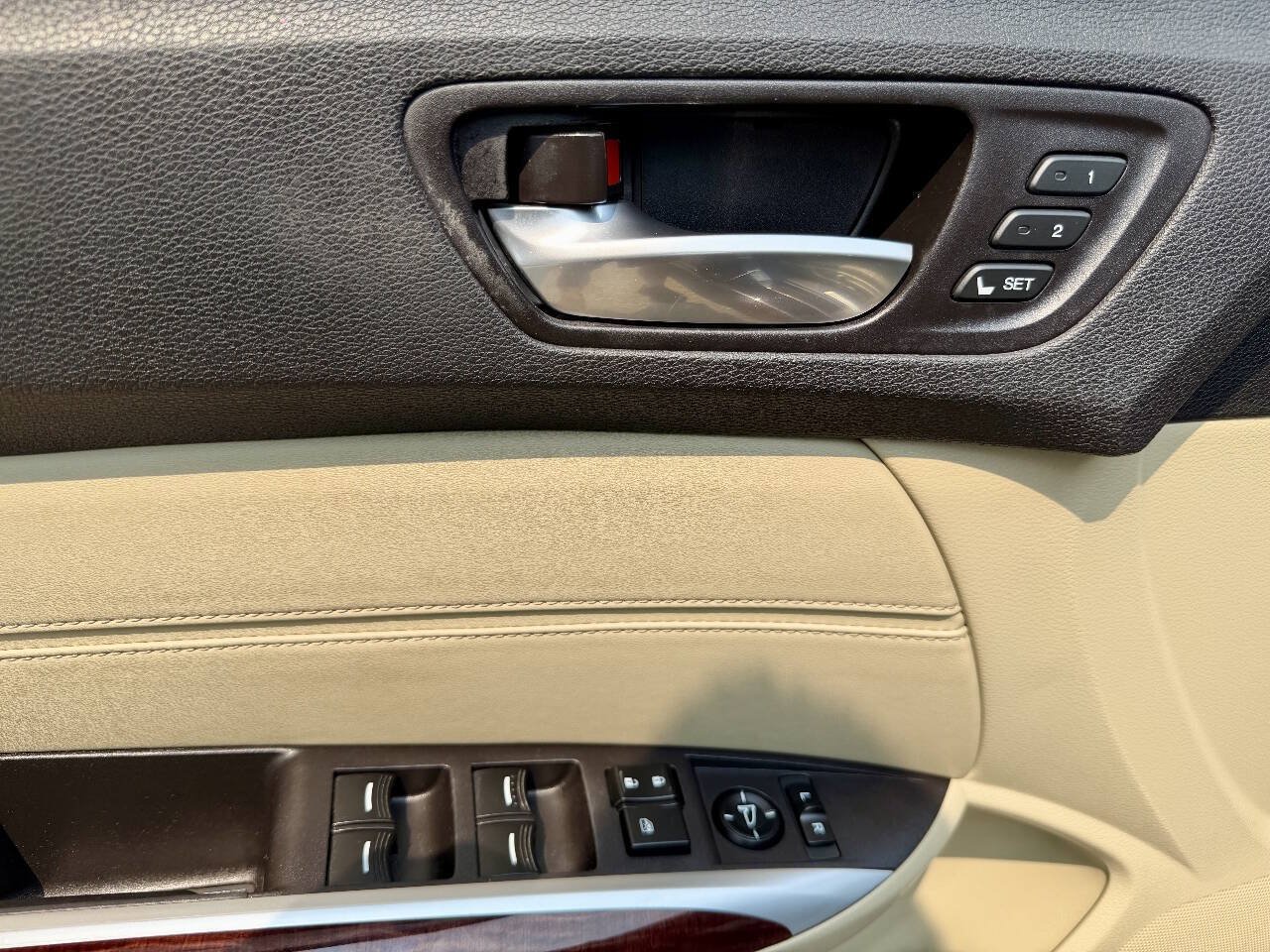 Used 2016 Acura TLX w/ Technology Package FWD image 29