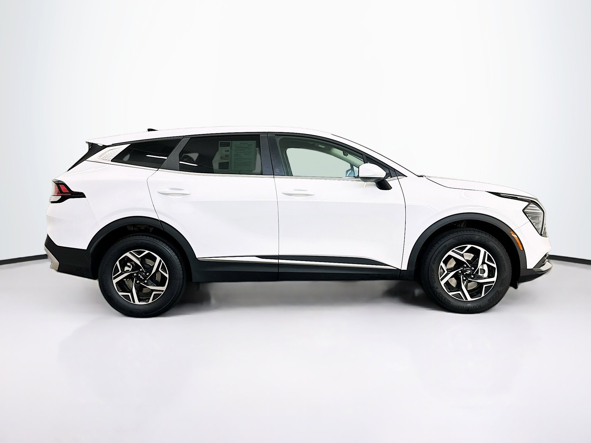 Used 2025 Kia Sportage LX image 10