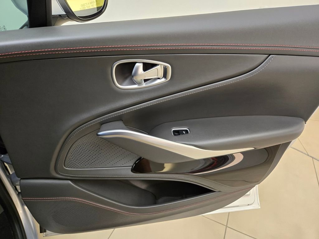 Used 2024 Aston Martin DBX image 28