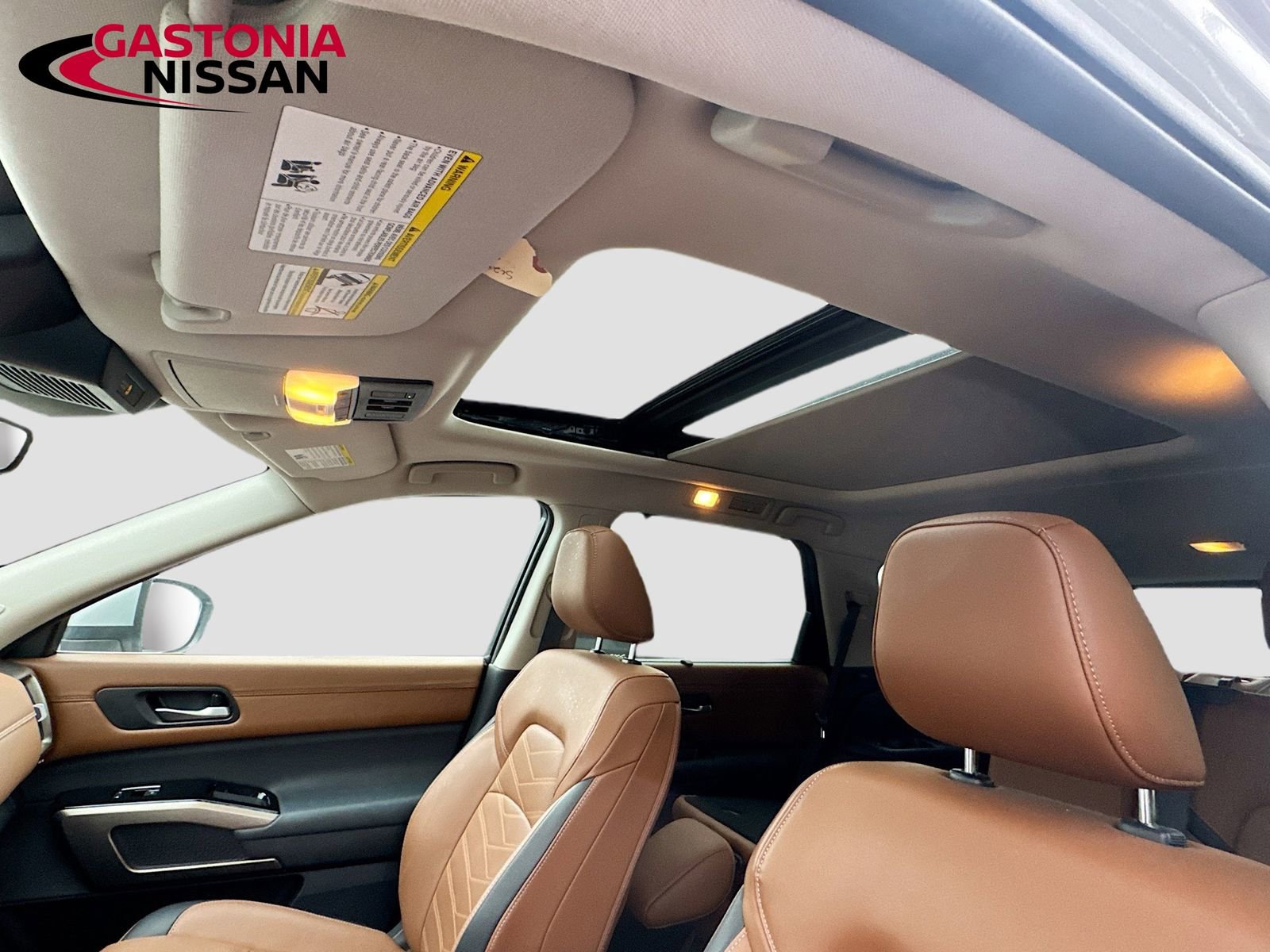 Used 2025 Nissan Pathfinder Platinum w/ Cargo Package image 30