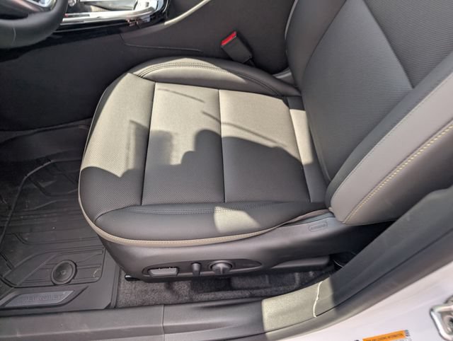 New 2026 Chevrolet Trax ACTIV w/ Sunroof Package FWD image 16