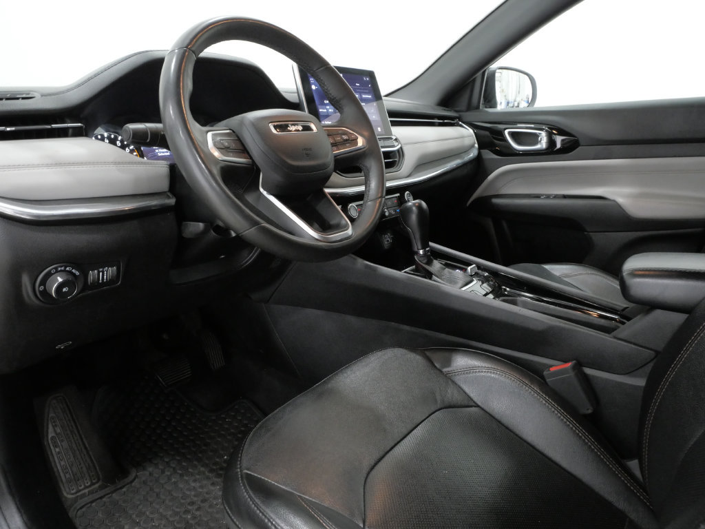 Used 2023 Jeep Compass Limited AWD/4WD image 11
